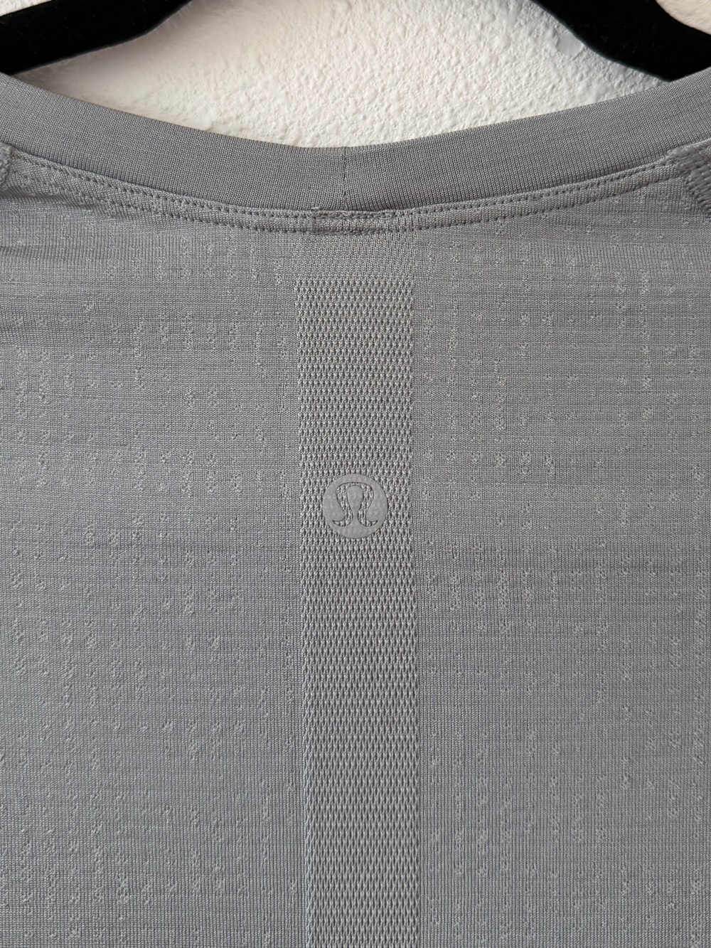 Lululemon swiftly tee size 12 women - Picture 4 of 4